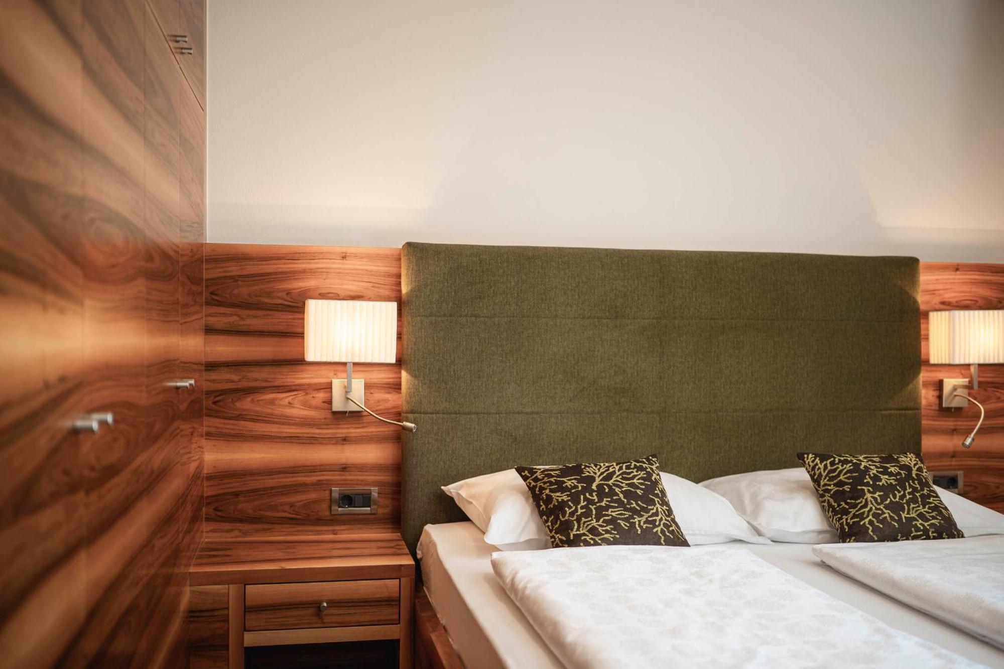 Residence Hirzer Lagundo Luaran gambar